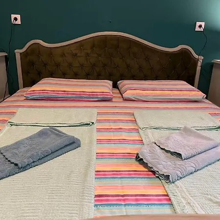 Apartment V